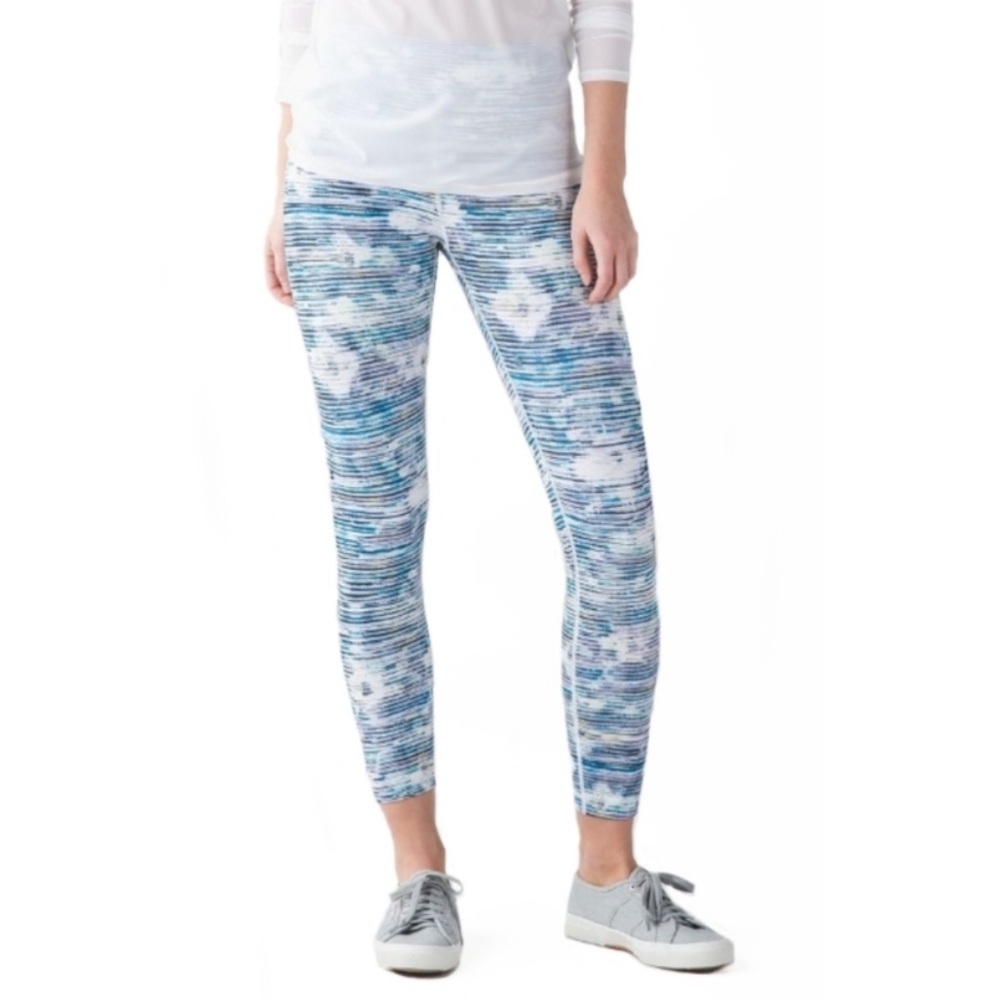 Lululemon 7/8” high times legging. Women size 6 - Picture 5 of 6